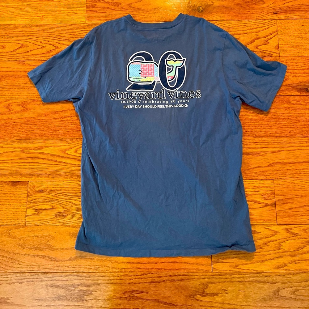 Vineyard Vines T shirt